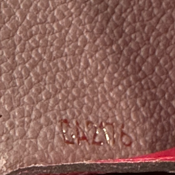 LOUIS VUITTON WALLET - Picture 10 of 11